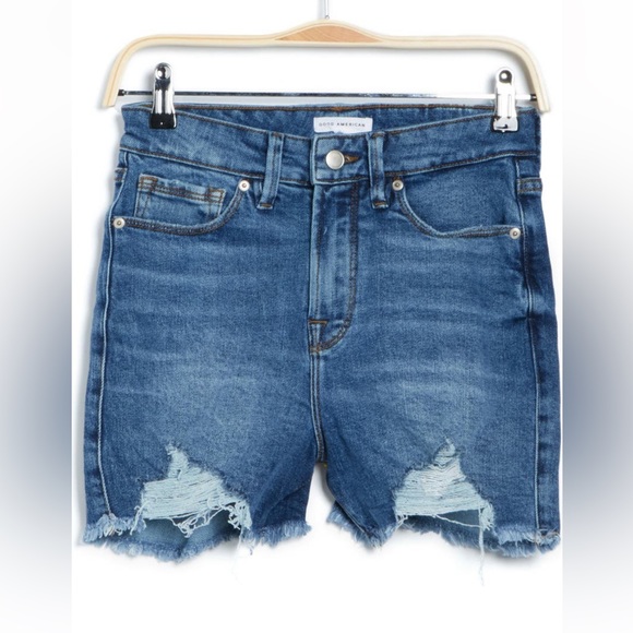 💙NWT Good American Good Curve High Waist
Cutoff Denim Shorts 💙 - Picture 3 of 7